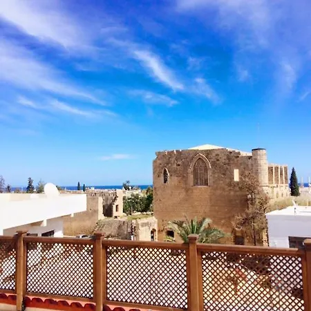 Malia فاماغوستا